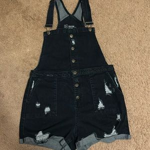 Overall shorts